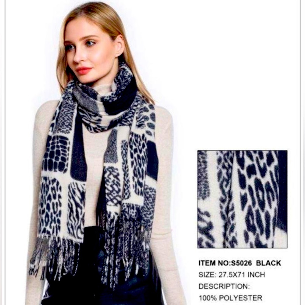 Woman scarf Parisecase 100% poly soft comfortable